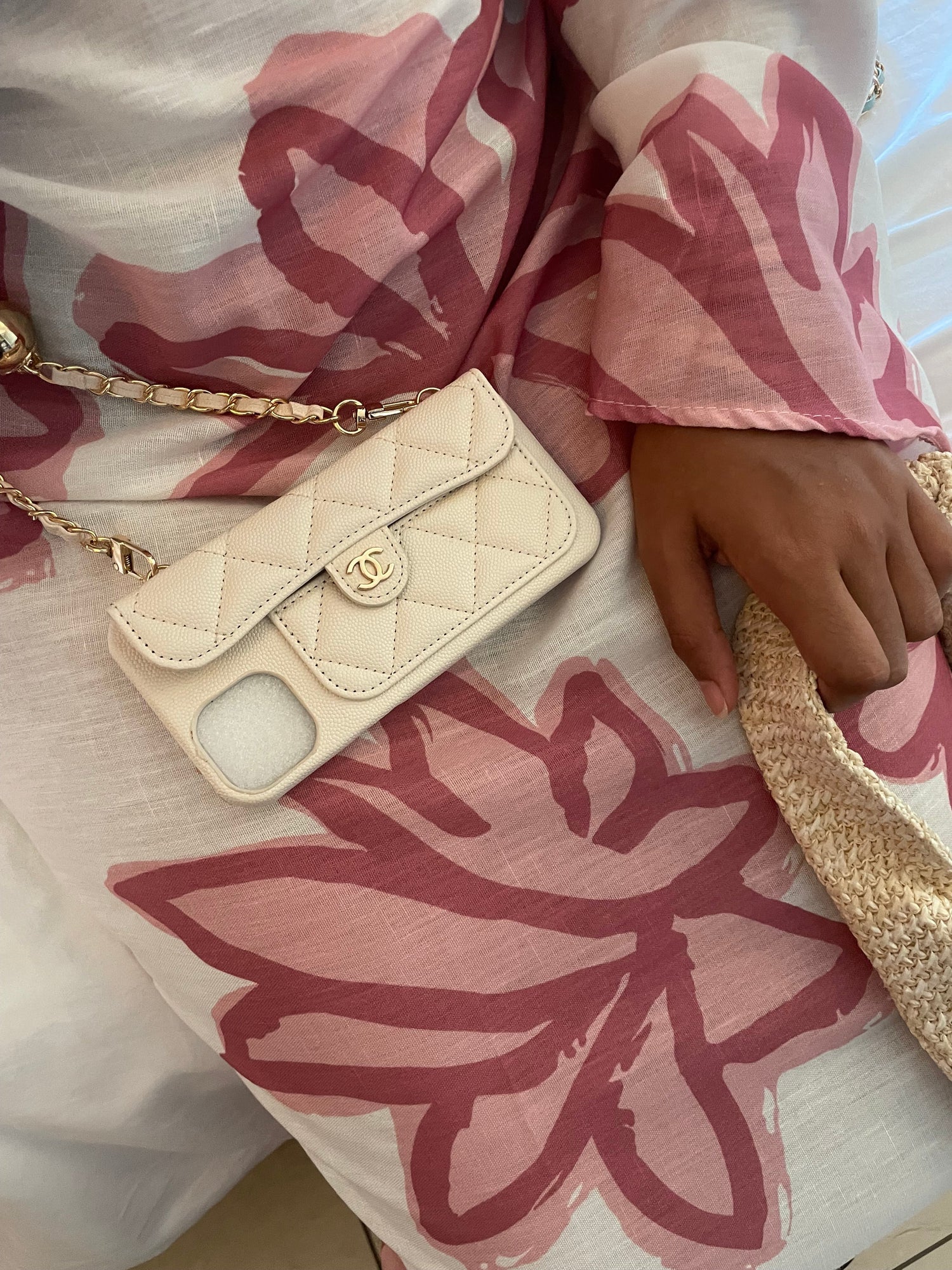 Coque de téléphone CC beige